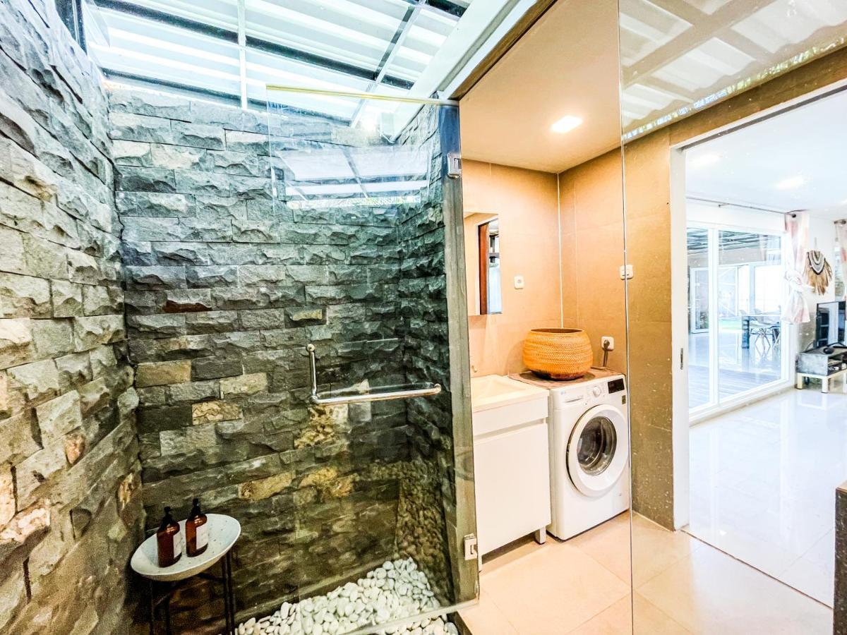 Villa Kotak Surfers Escape Reopening Rates Apply Now Selong Belanak Esterno foto