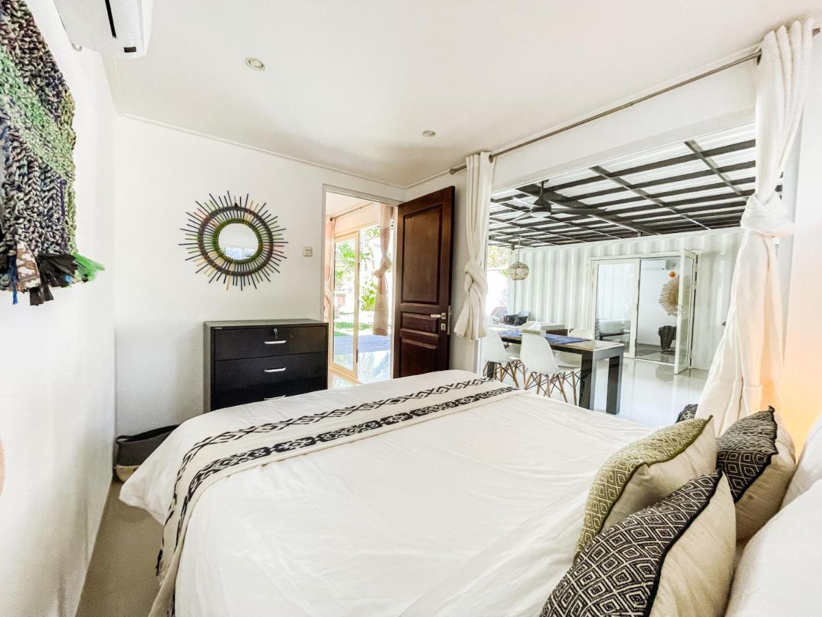 Villa Kotak Surfers Escape Reopening Rates Apply Now Selong Belanak Esterno foto