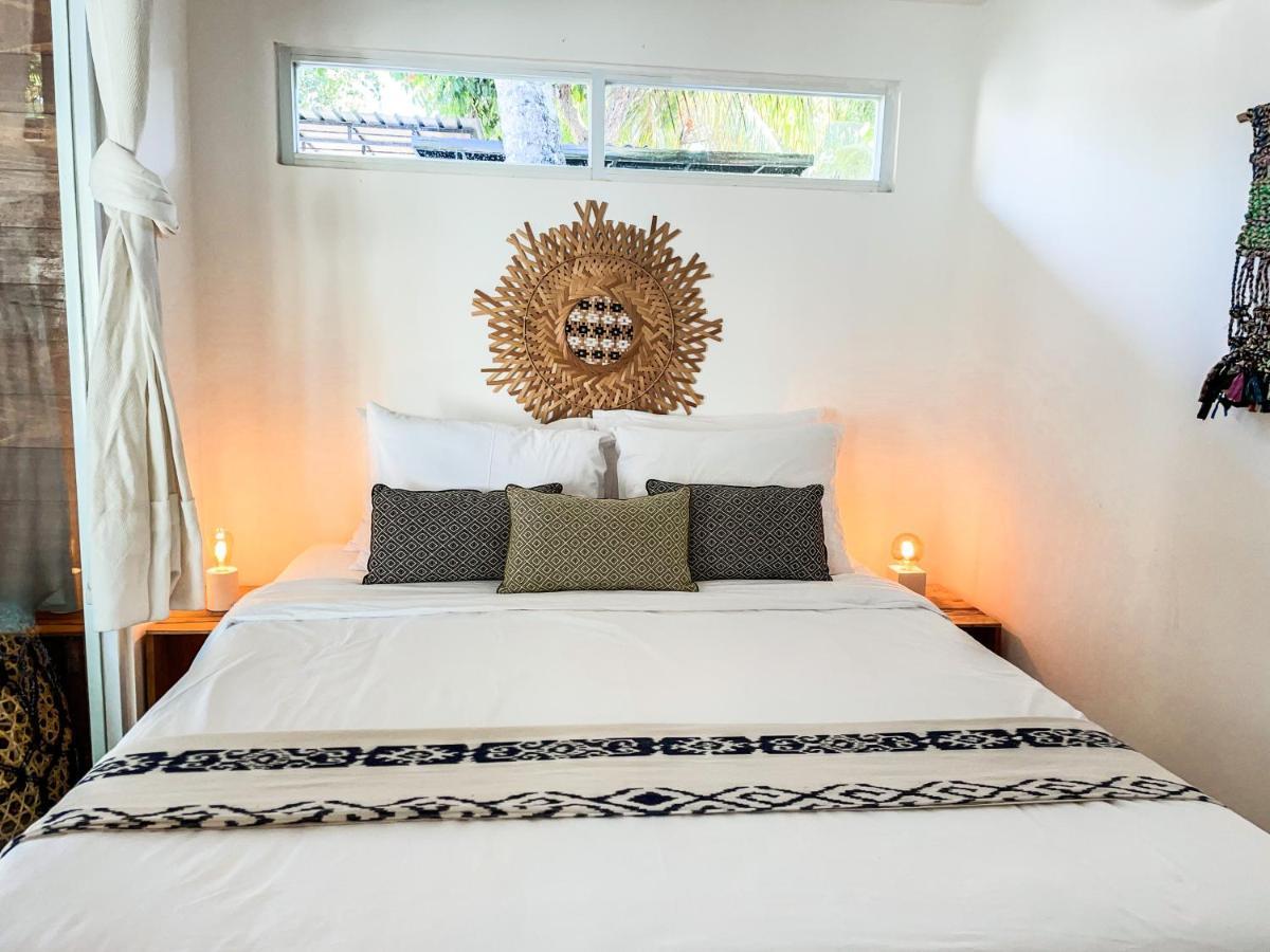 Villa Kotak Surfers Escape Reopening Rates Apply Now Selong Belanak Esterno foto
